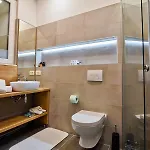 Luxury Colonna 4*, Center Pensión