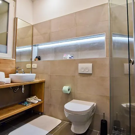 Luxury Colonna 4*, Center Gasthuis