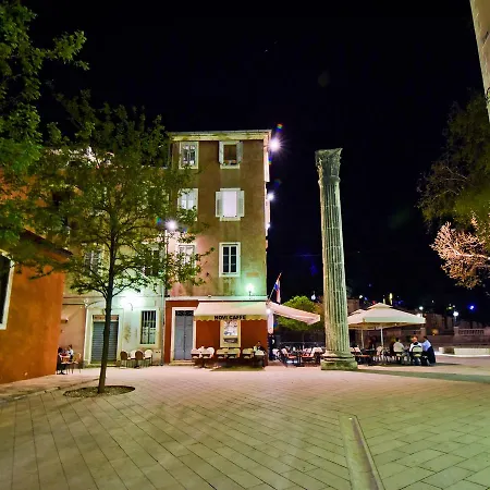 Gasthuis Luxury Colonna 4*, Center