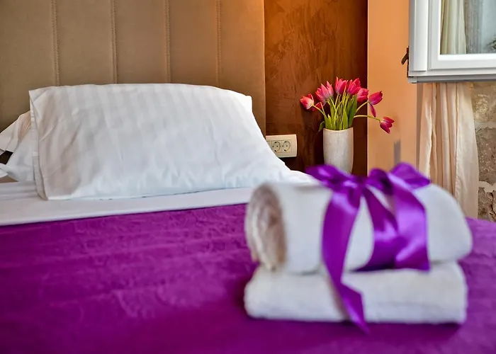 Luxury Colonna 4*, Center