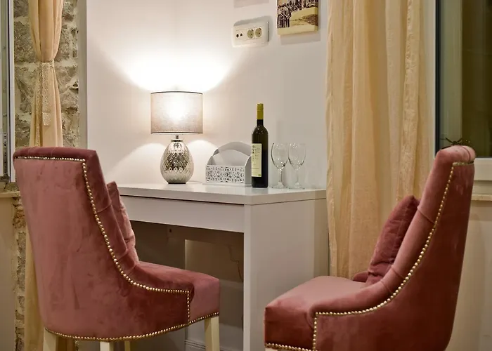 Pensión Luxury Colonna 4*, Center 4*